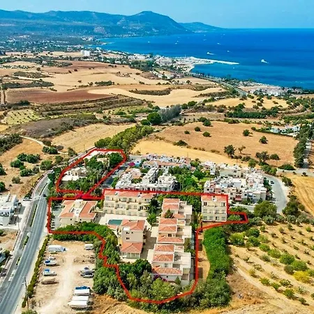 Happy Village - Latchi Hotell