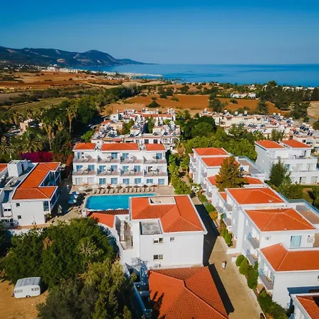 ホテル Greek Village - Latchi הכפר היווני - כשר