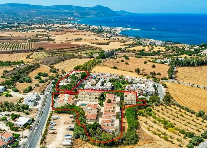 Greek Village - Latchi הכפר היווני - כשר Hotel