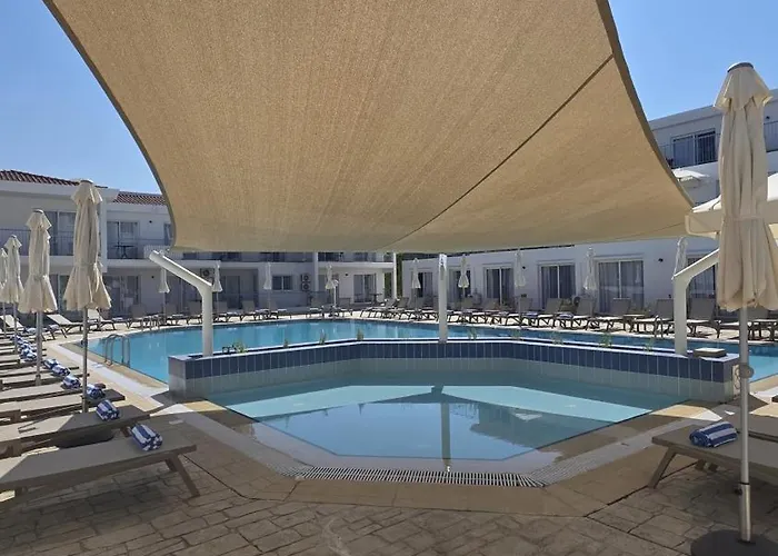 Greek Village - Latchi הכפר היווני - כשר 4*