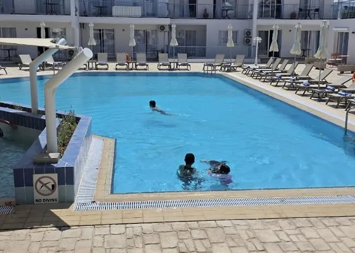 Greek Village - Latchi הכפר היווני - כשר Hotel