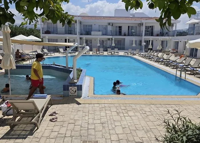 Greek Village - Latchi הכפר היווני - כשר Hotel