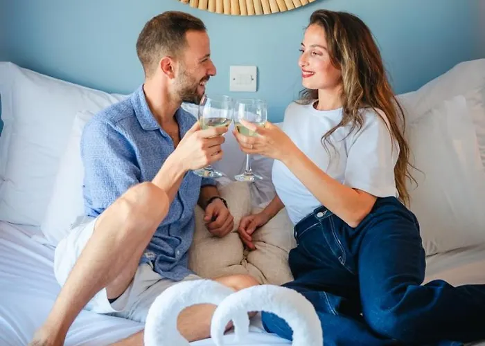 Hotel Greek Village - Latchi הכפר היווני - כשר