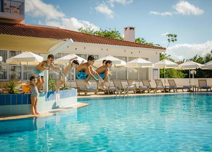 Hotel Greek Village - Latchi הכפר היווני - כשר Polis