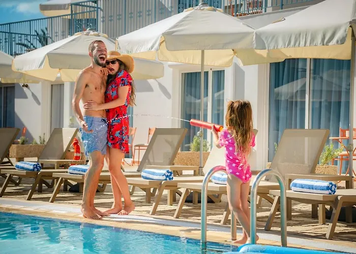 Greek Village - Latchi הכפר היווני - כשר Hotel