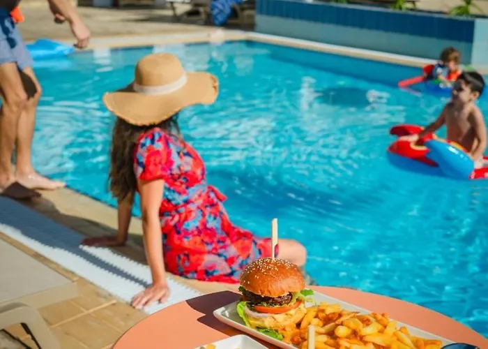 Greek Village - Latchi הכפר היווני - כשר ホテル