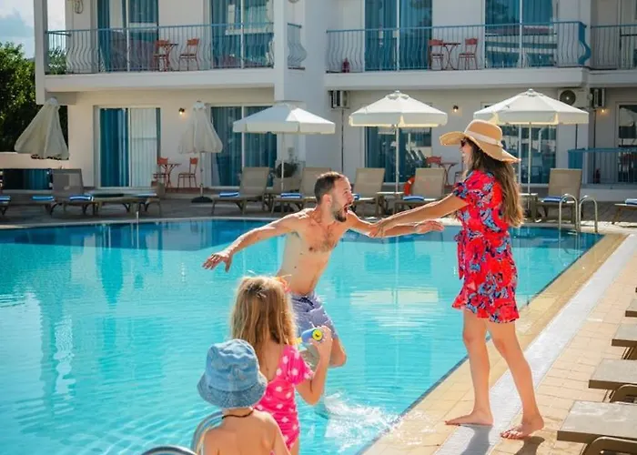 Hotel Greek Village - Latchi הכפר היווני - כשר 4*