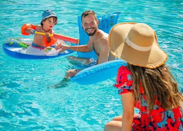 Greek Village - Latchi הכפר היווני - כשר Hotel 4*